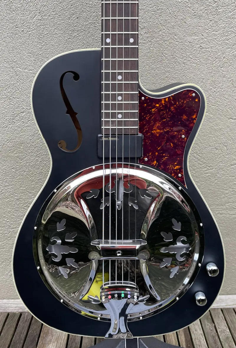 2013 Washburn R60bce Resonator Richie Owens 1