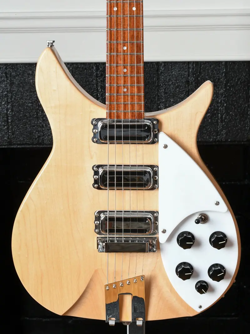 2021 Rickenbacker 350V63 "Liverpool" Mapleglo 1