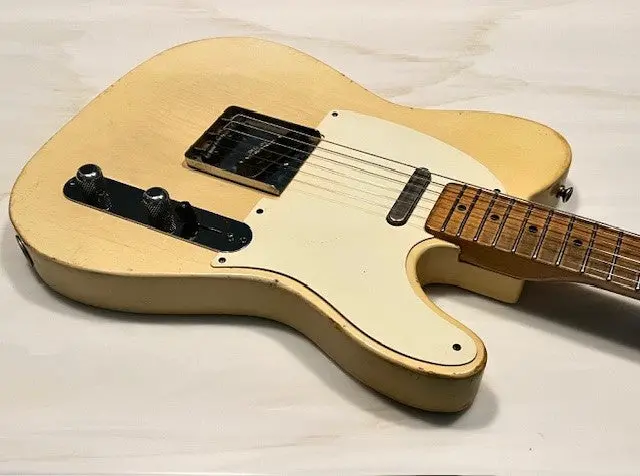 New Danocaster Single Cut Blonde Whiteguard 1