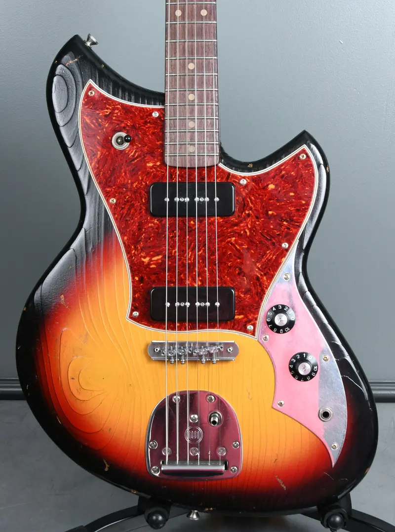 Novo Guitars Serus J '64 3 Tone Sunburst 1