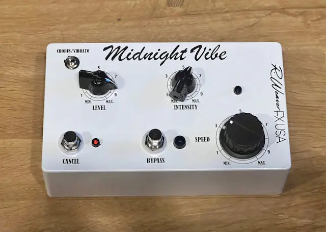 R Weaver Fx - Midnight Vibe Pearl White 1