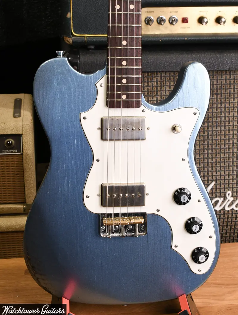 Radcliffe Guitars Nelly Frost Blue 1
