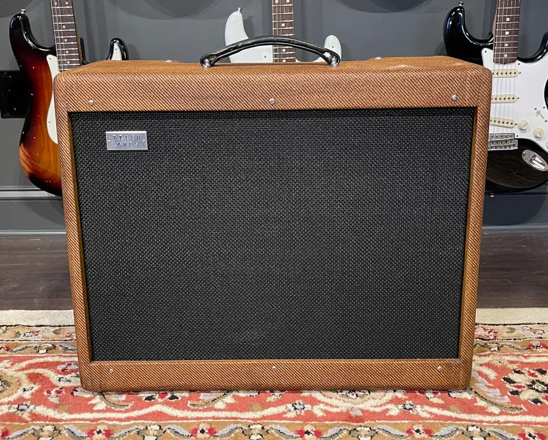 Tyler Amp Works Hm-18  1X15 Combo Dark Lacquered Tweed 1